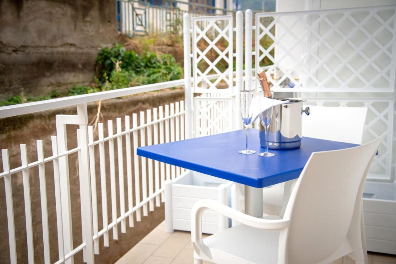 Il Siculo Acomodação com café da manhã Sorrento Exterior foto
